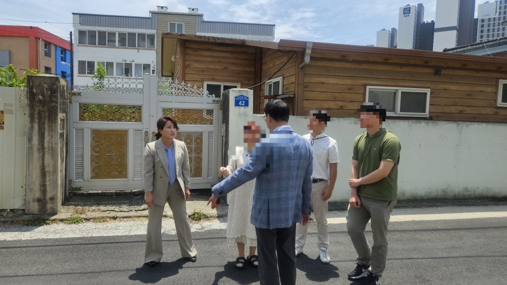 익산시의회 이중선 의원,  중앙동 어린이보호구역 교통안전 점검 나서